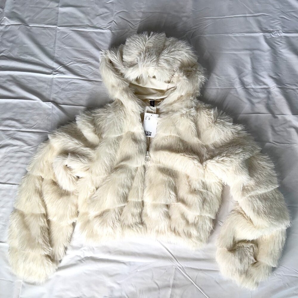NWT White Faux Fur Zip Up Cropped Hoodie Jacket XS